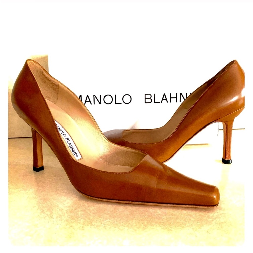 Manolo Blahnik dark tan pumps